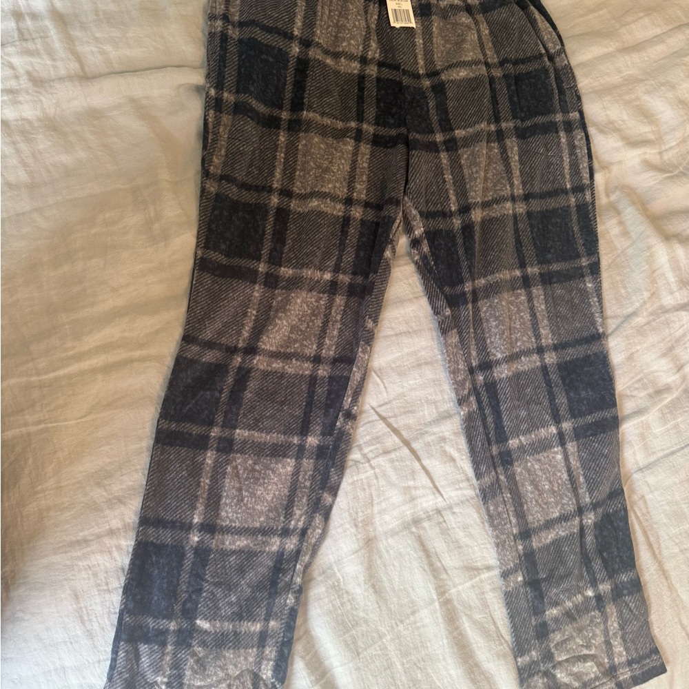 NWT Men’s Fleece Pajama Pants with Pockets- Mens size Large